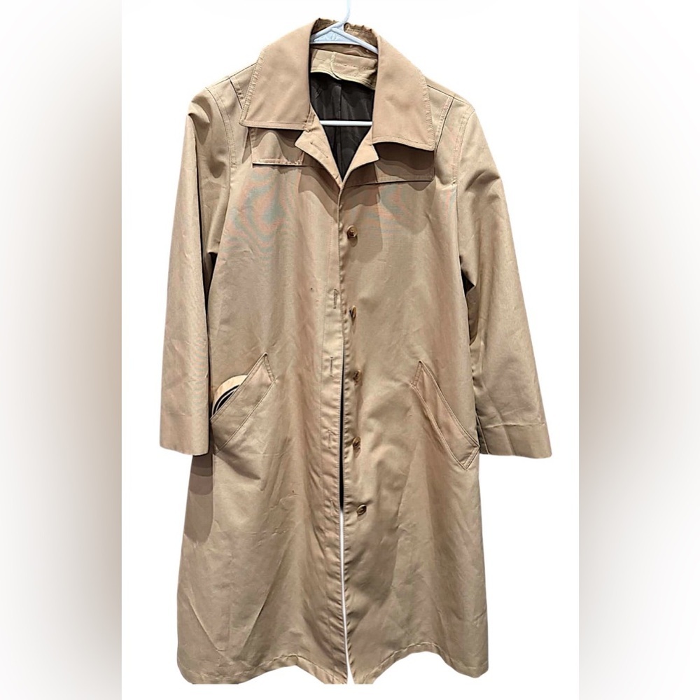London Fog Beige Coat size 6 petite has 2 tiny dot marks not noticeable see pics